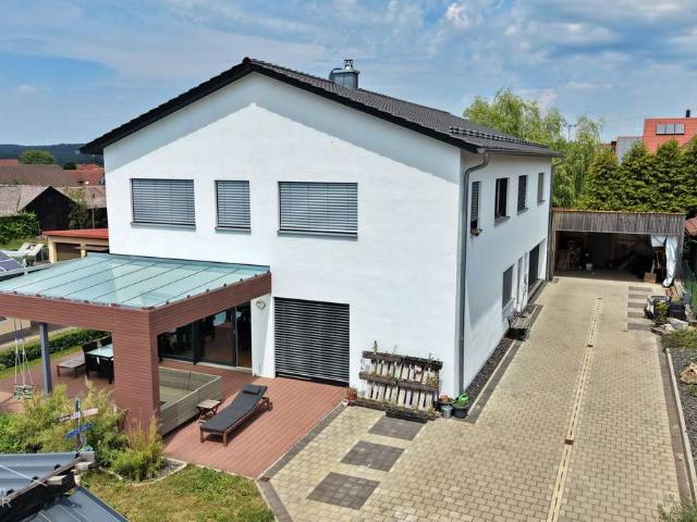 Effizienzhaus 40 mit Einliegerwhg Doppelgarage und Carport in Naturlage von Breitenbrunn/Dürn
