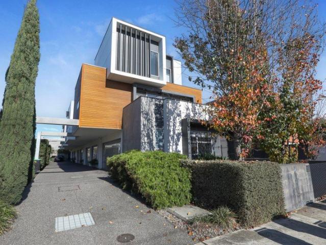 EFFORTLESS MODERN LIVING AND ULTIMATE CONVENIENCE!