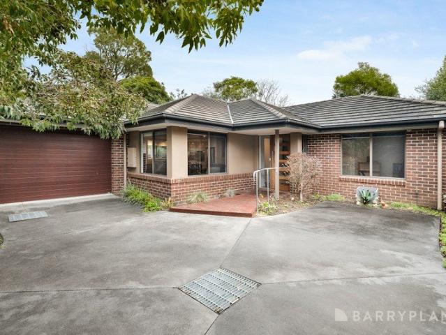Effortless Modern Living At The End Of A Quiet Court