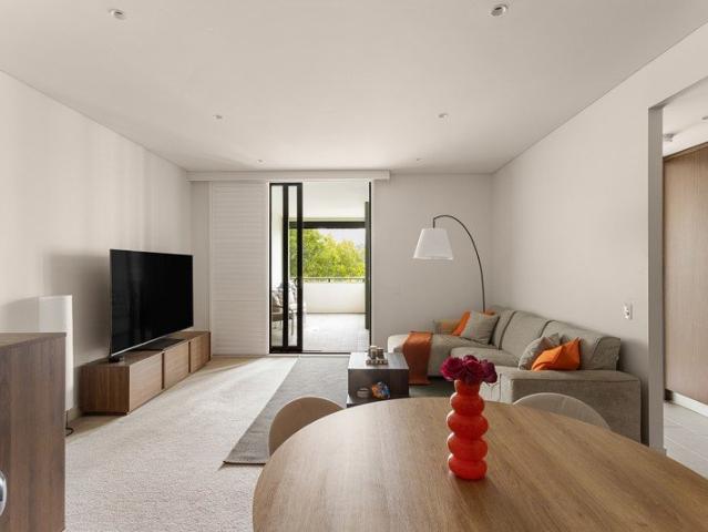 Effortless Modern Living in a Premier Position