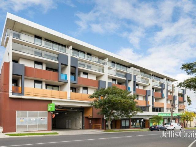 Effortless, Modern Living Opposite Holmesglen