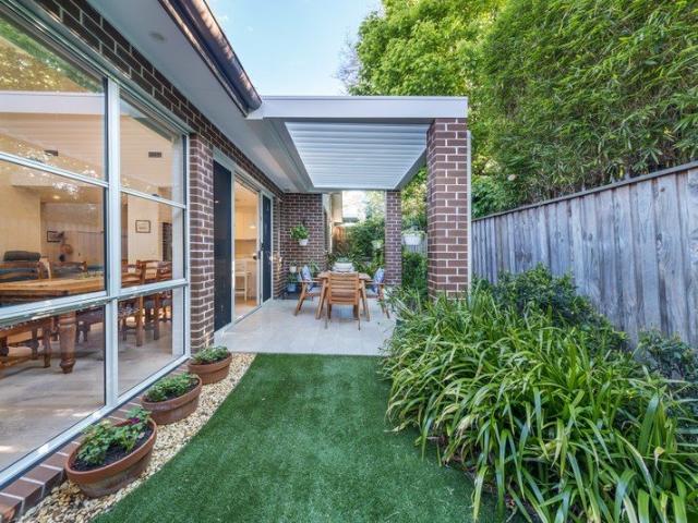 Effortless Over 55s Living with Private Garden and Versatile Outdoor Entertaining