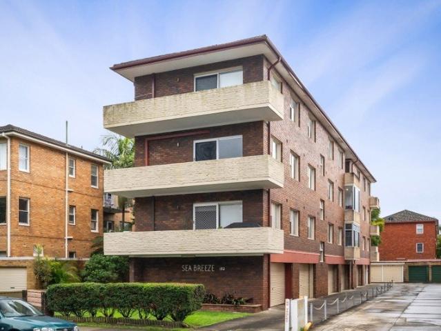 Effortless Bayside Living in a Secure Boutique Setting