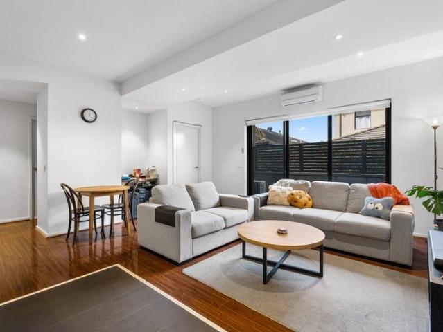 Effortless Bayside Living with Lifestyle at Your Doorstep