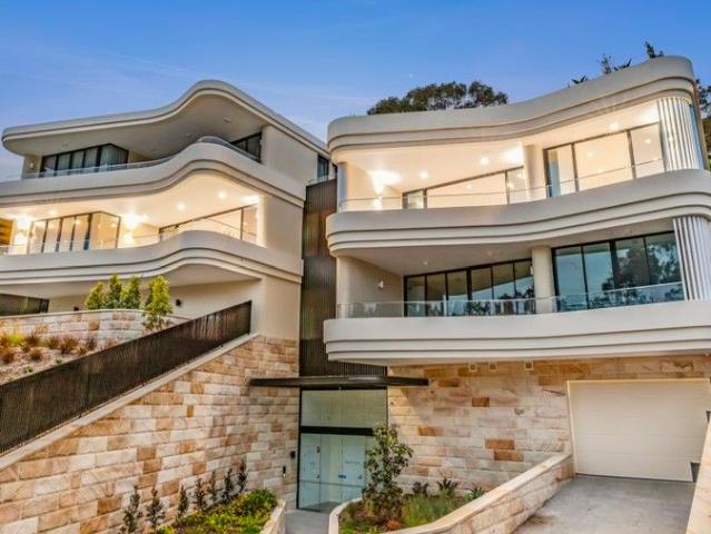 Luxury Waterside Apartment in an Intimate Boutique Setting of Only Four Pittwater's Most Stunning Downsize Option