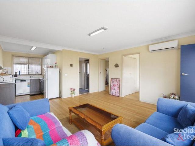 Effortless Beachside Living in Central Cowes