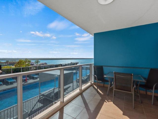 Effortless City Investment with Pool & Harbour Views