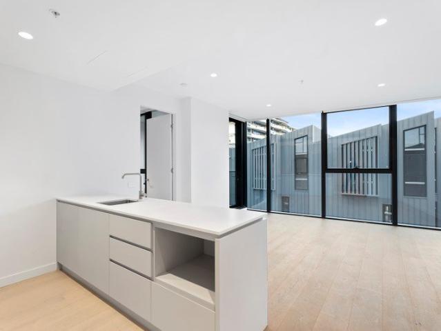 Effortless Coastal Charm in Prestigious Williamstown