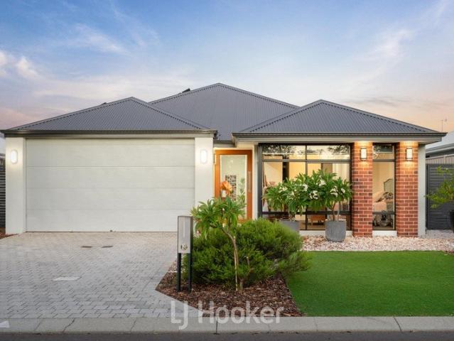 Effortless Coastal Living Opposite Nature Reserve