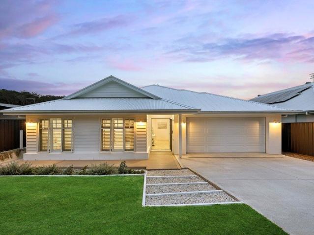 Effortless coastal living, idyllic position