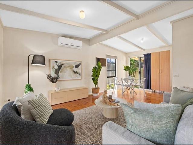 Effortless Coastal Living in a Prime Chelsea Spot