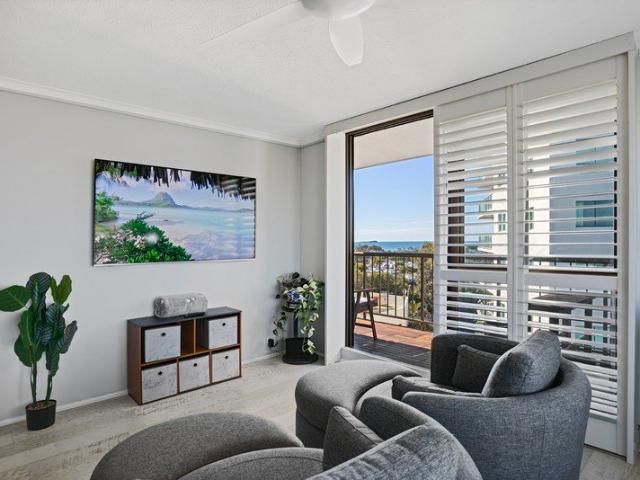 Effortless Coastal Living In A Prime Beachside Position