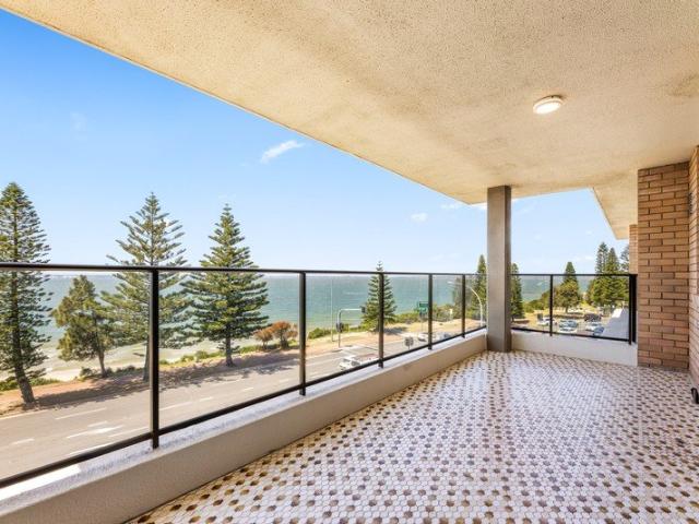 Effortless Coastal Living with Breathtaking Views