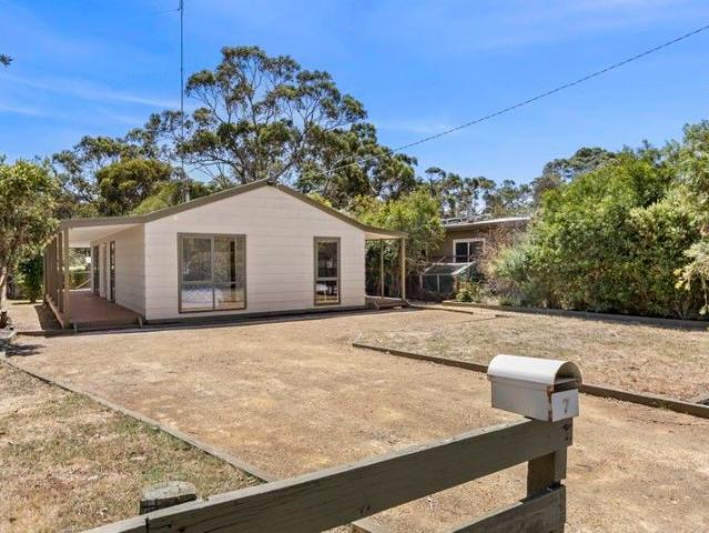 EFFORTLESS COASTAL LIVING WITH NATURE RESERVE ACCESS