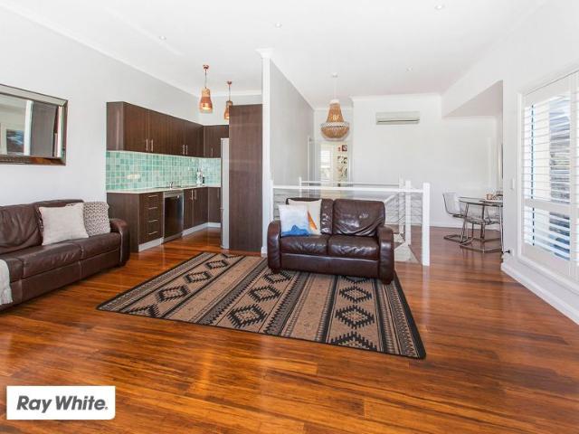 Effortless Coastal Living with Views, Privacy & Comfort
