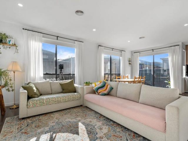 Effortless Contemporary Living in a Prime Family Pocket