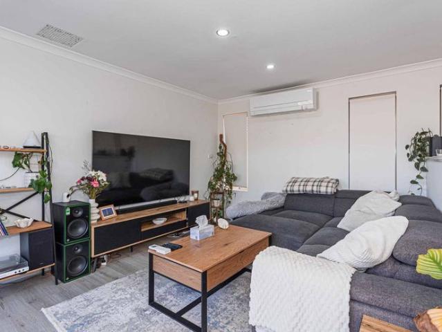 Effortless Contemporary Living in Sinagra