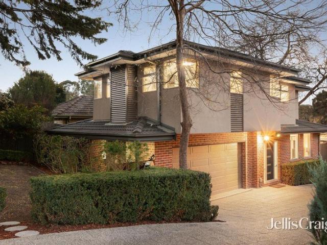 Effortless contemporary living, peaceful position