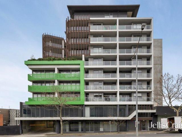 Effortless contemporary living with panoramic mountain views