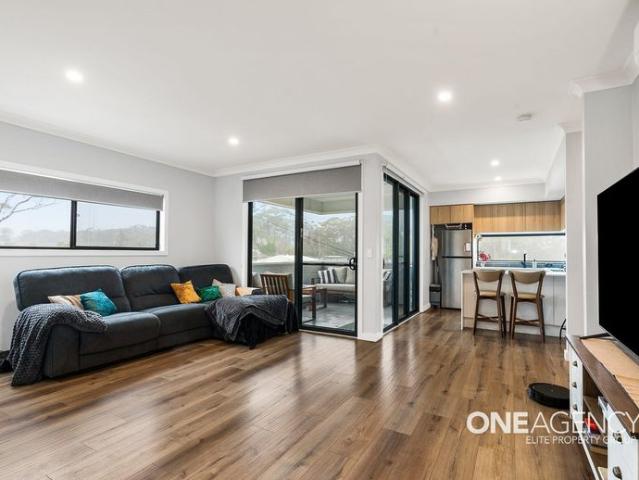 EFFORTLESS DUPLEX LIVING IN A SOUGHT AFTER SUSSEX INLET POCKET