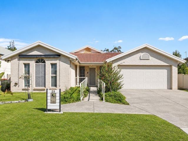 Effortless Family Cohesion: Spacious Single Storey Living with Room to Grow