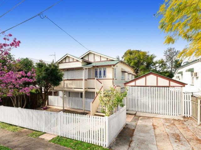 Effortless family entertaining within prized Coorparoo State and Coorparoo Secondary College Catchment