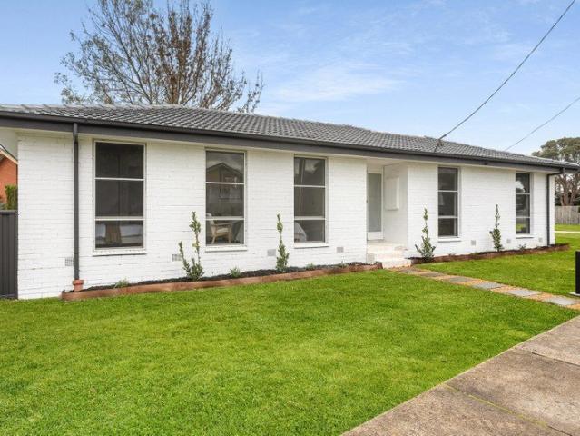 Effortless Family Living with Huge Shed
