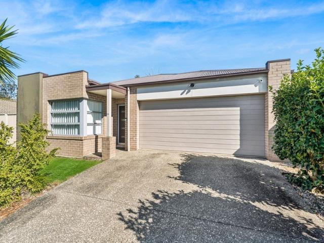 Effortless Family Living in a Convenient Redland Bay Location