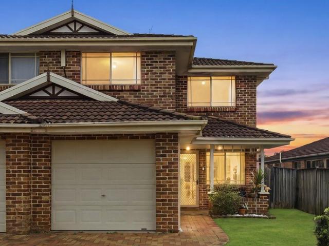 Effortless Family Living in a Highly Connected Location