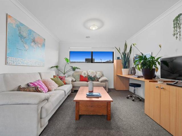 Effortless Family Living in a Peaceful Cranbourne West Pocket