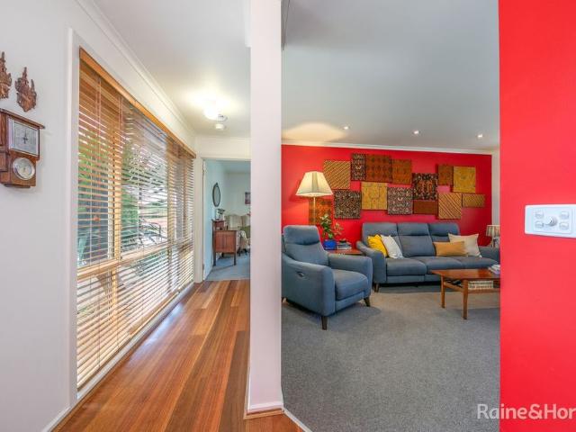 Effortless Family Living in a Prestigious Court Setting