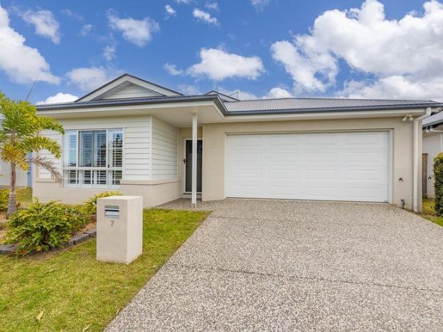 Effortless family living in a prime location