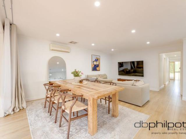 Effortless Family Living in Seacombe Gardens!