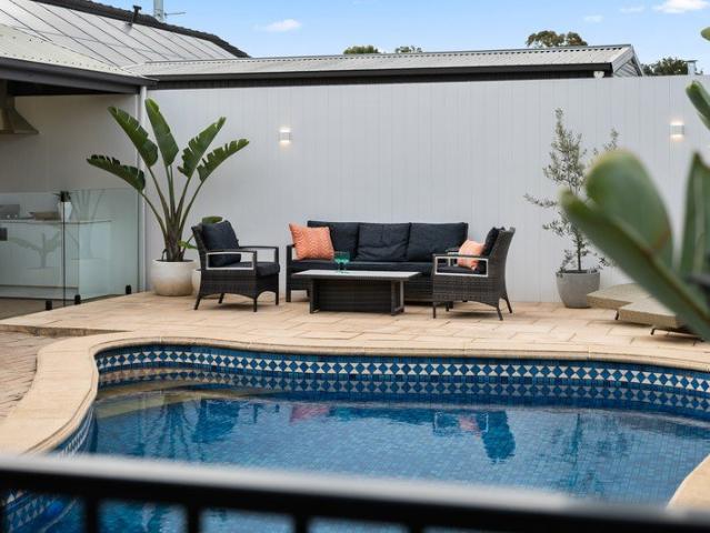 Effortless Family Living with a Standout Entertaining Setting