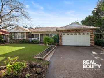 Effortless Family Living With Entertainer's Appeal & Serene Parkside Location