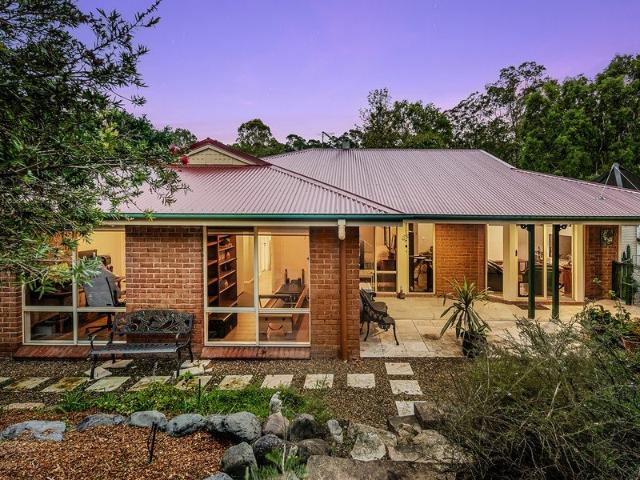 Effortless Family Living with Seamless Indoor Outdoor Entertaining