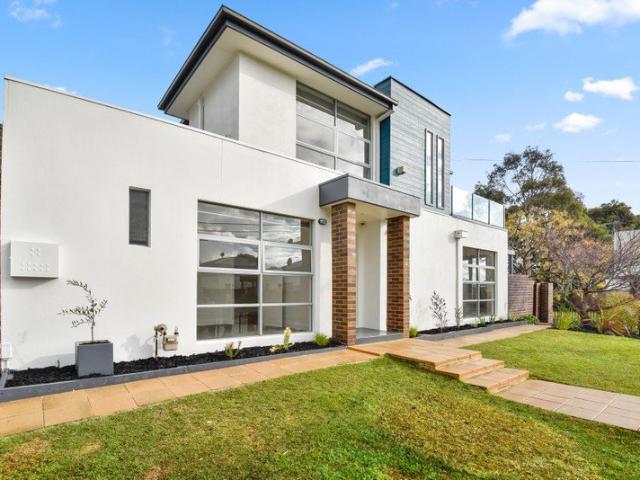 EFFORTLESS INDOOR LIVING IN A PEACEFUL POCKET