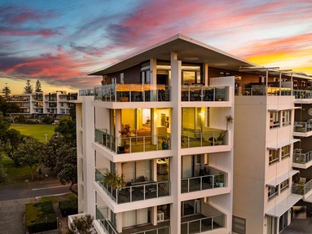 Effortless Indoor Outdoor Living In A Premium Coastal Setting