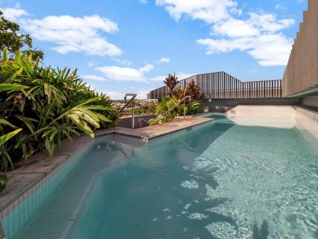 Effortless Inner City Living with an Exceptional Outdoor Connection!