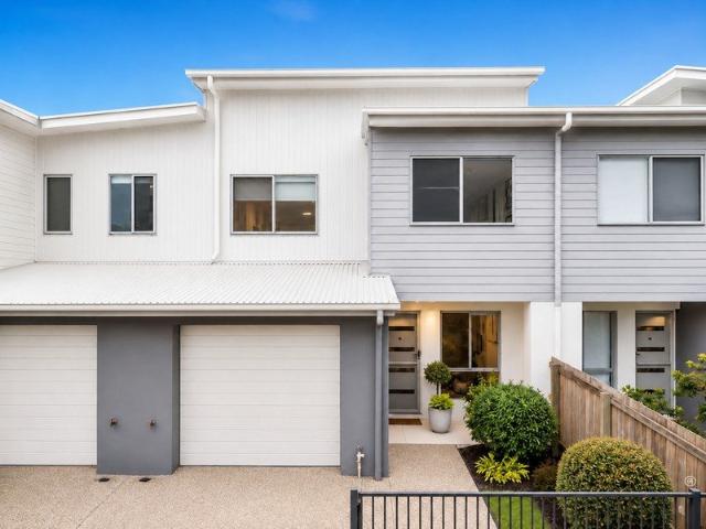 Effortless Luxury! Vacant & Ready to Move In with Exceptional Space, Style & Rental Appeal