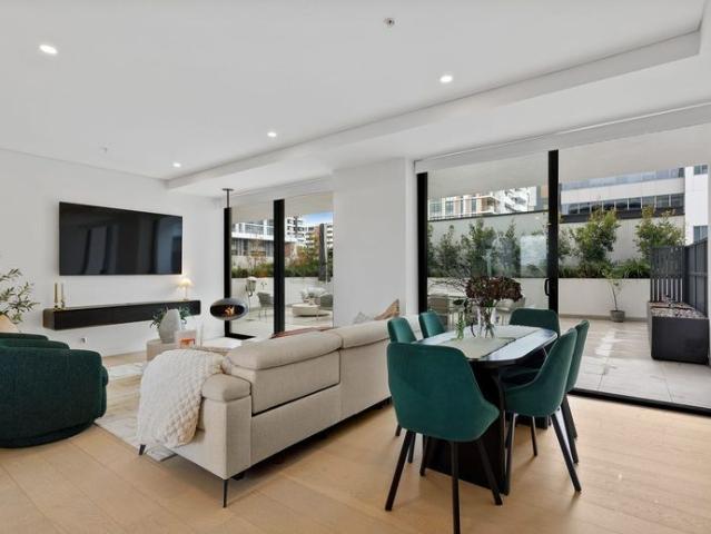 Effortless Luxury in the Heart of Wollongong