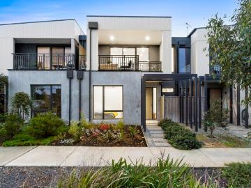 Effortless Luxury Living Moments from Torquay's Coastline