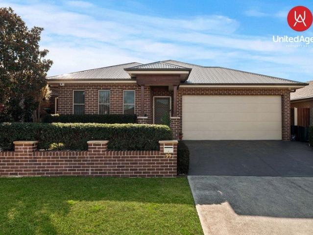 Effortless Lifestyle in a Prime Location!