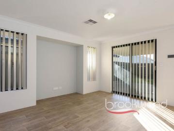 EFFORTLESS LIVING