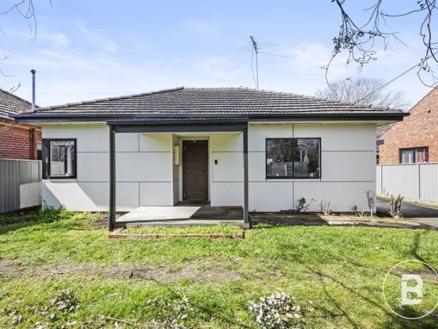 EFFORTLESS LIVING WITH SECURE SIDE ACCESS IN A GREAT LOCATION