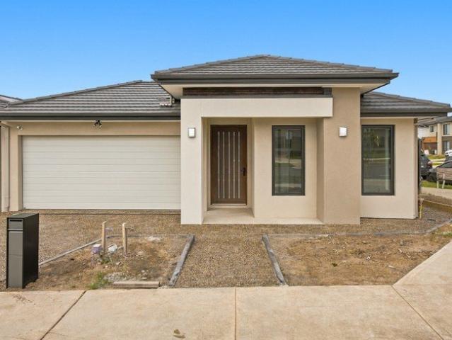 Effortless Living and Modern Comfort in a Prime Location