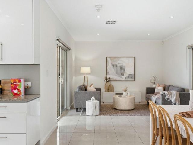 Effortless Living Between the City and the Coast