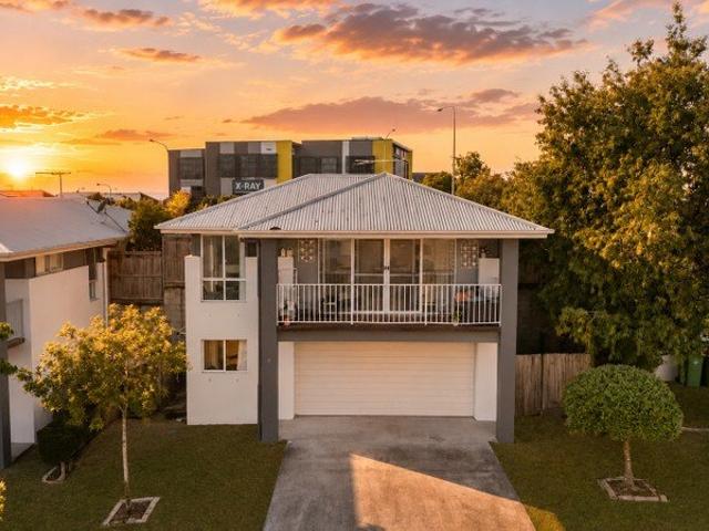 Effortless Living, Central Location with Breathtaking Sunset Views