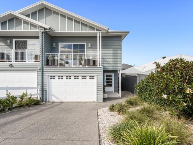 Effortless living close to the Marina & Golf course