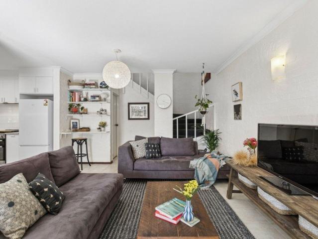 Effortless Living, Exceptional Location!